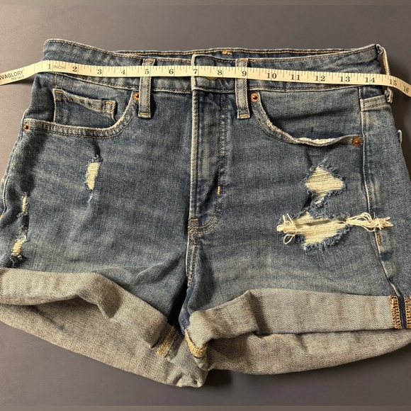 Women's Old Navy Denim Jean Shorts Size 6 OG Straight High Rise Distressed - Picture 5 of 7